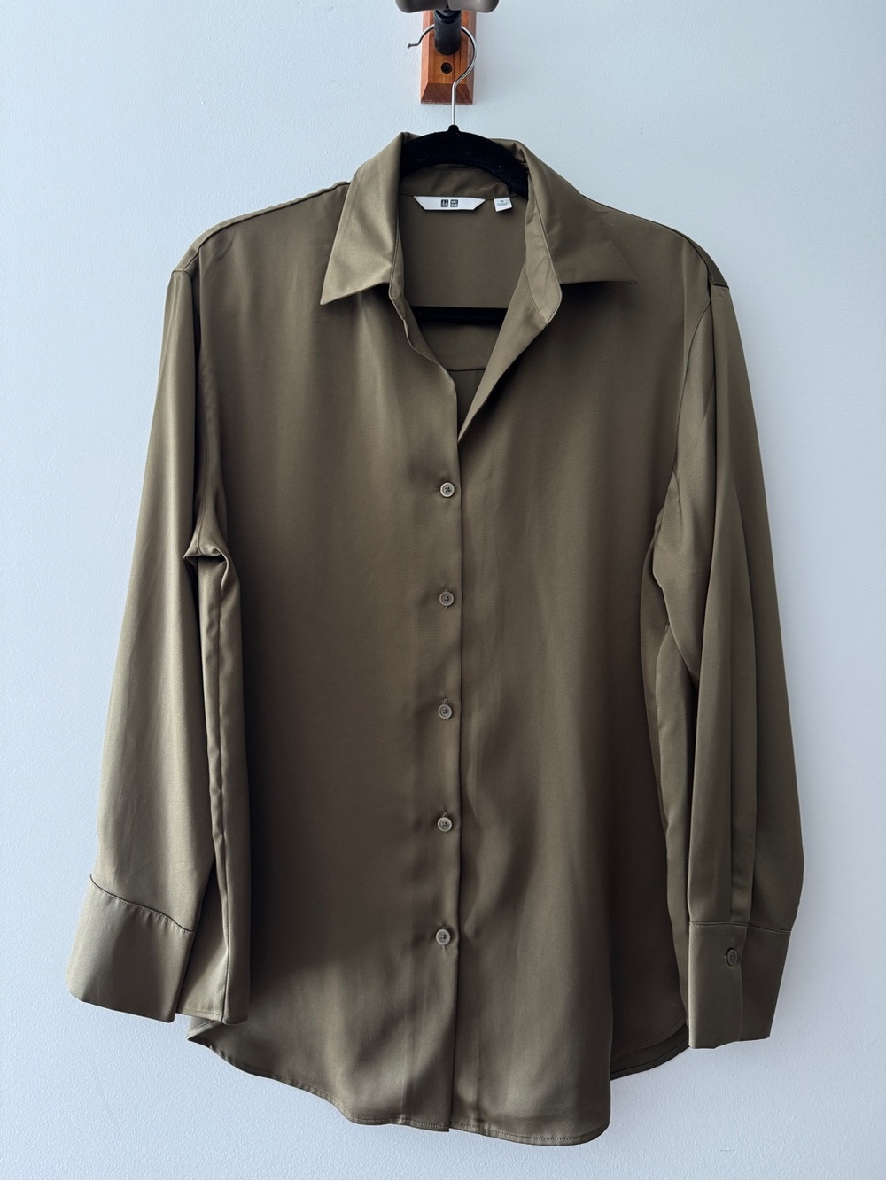 UNIQLO Women’s Satin Long Sleeve Blouse 56 Olive Green Size Medium 461887